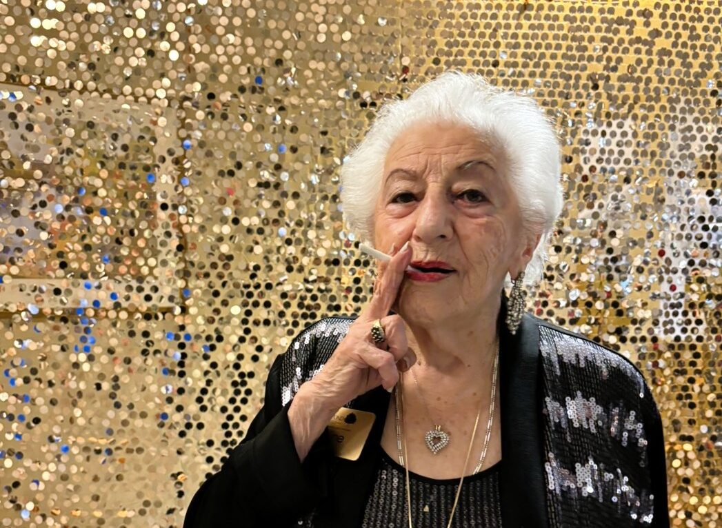 Pauline at the Roaring 20s event